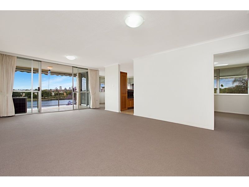 82 Sandford Road, St Lucia QLD 4067