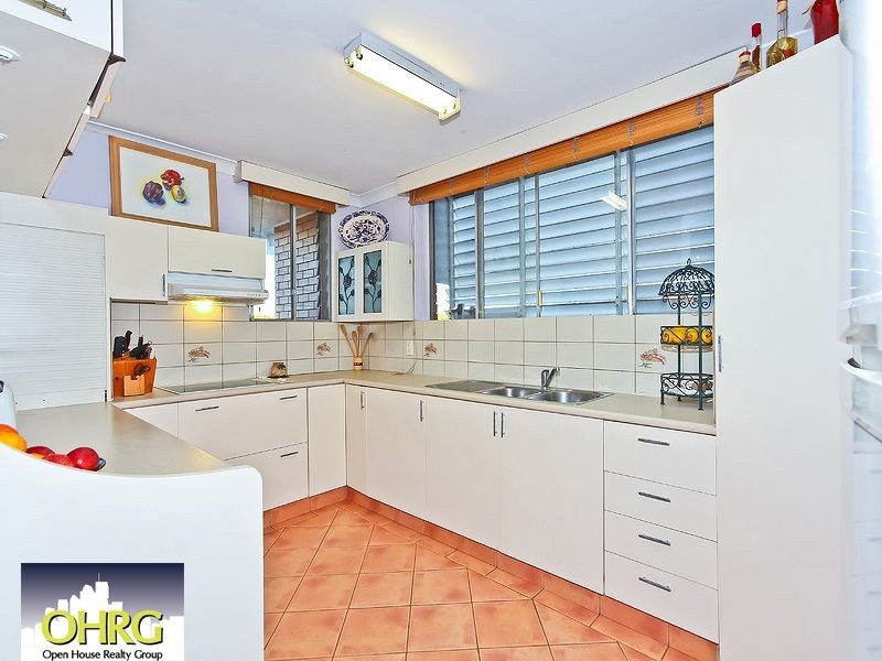 363 Cavendish Road, Coorparoo QLD 4151