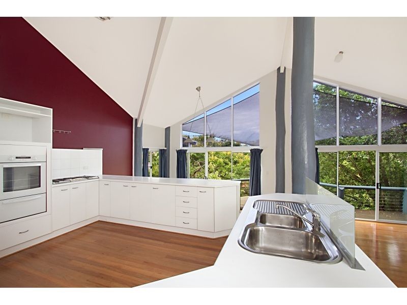 6 Sapphire Court, Kenmore QLD 4069