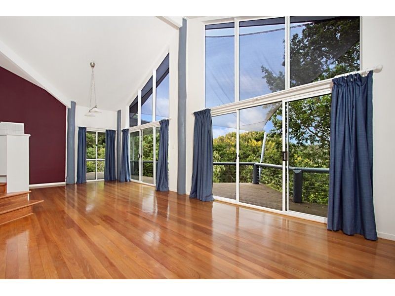 6 Sapphire Court, Kenmore QLD 4069