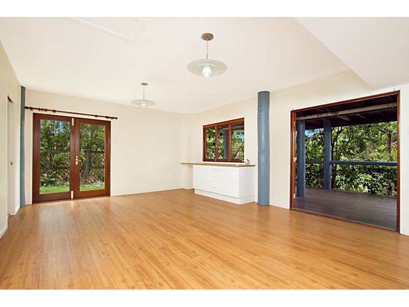 6 Sapphire Court, Kenmore QLD 4069