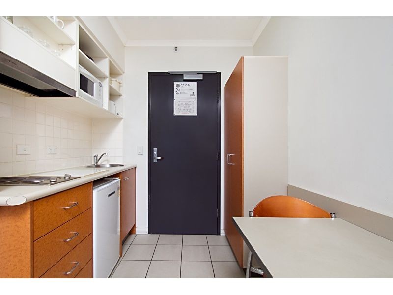 9 Castlebar Street, Kangaroo Point QLD 4169