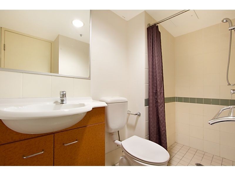 9 Castlebar Street, Kangaroo Point QLD 4169