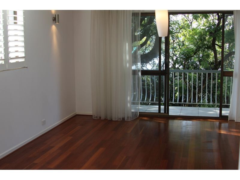 61 Kirkland Avenue, Coorparoo QLD 4151