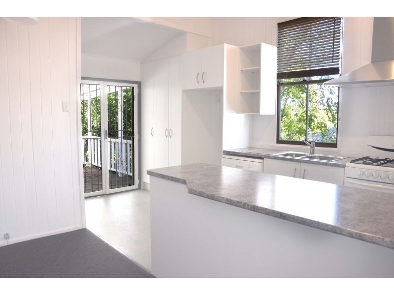 6 Jones Street, Red Hill QLD 4059
