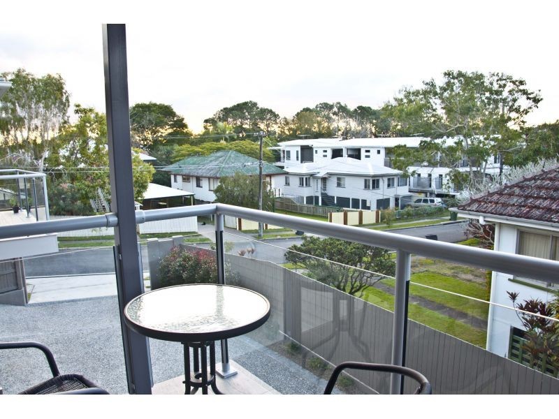 42 Brown Street, Camp Hill QLD 4152