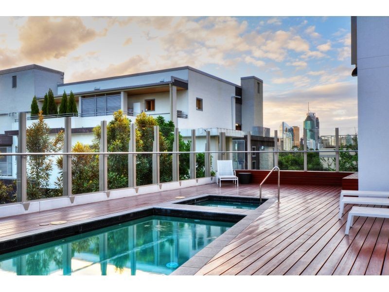 33 Ellis Street, Kangaroo Point QLD 4169