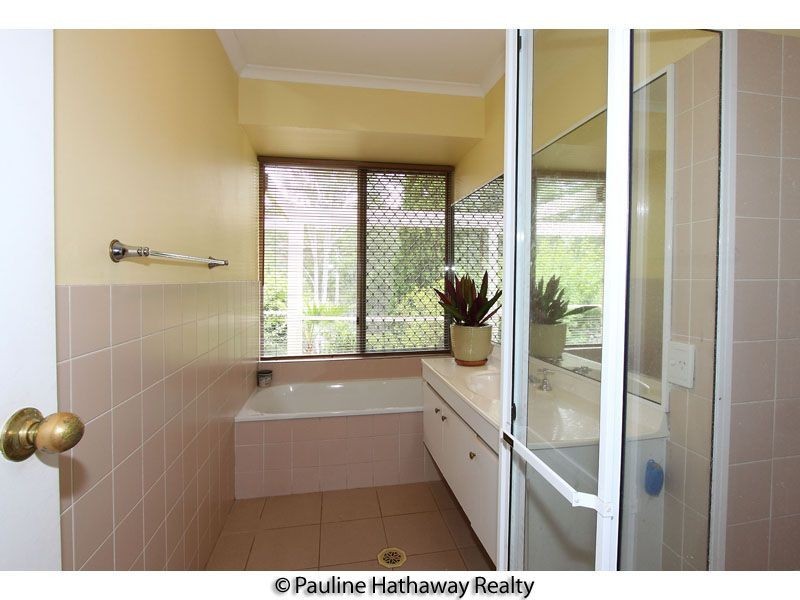 27 Kulmaren Grove, Karana Downs QLD 4306