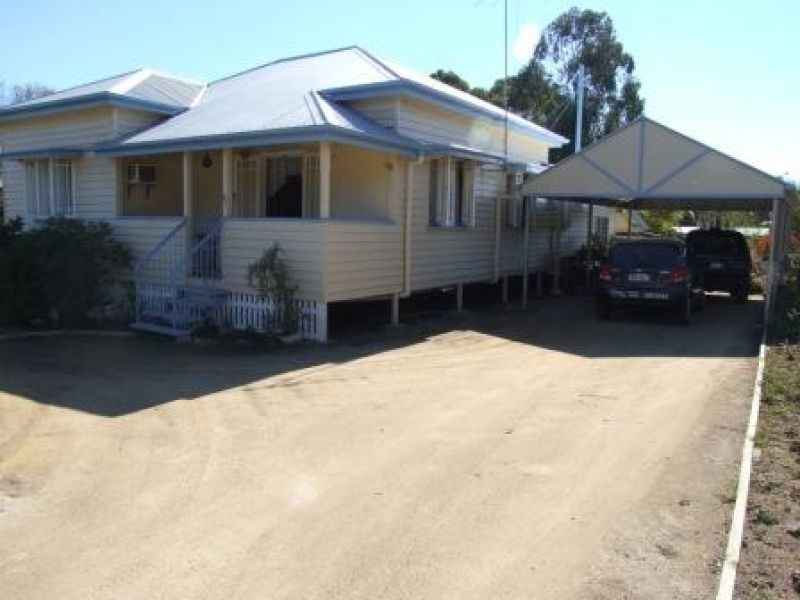 54 Mary Street, Blackstone QLD 4304
