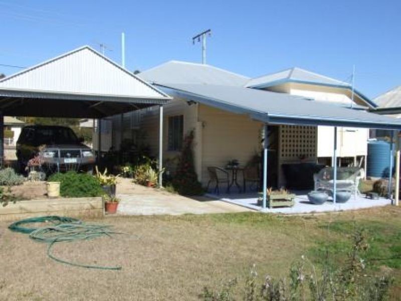 54 Mary Street, Blackstone QLD 4304