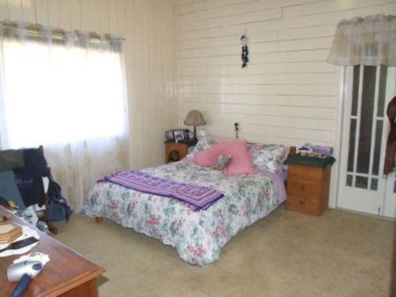 54 Mary Street, Blackstone QLD 4304