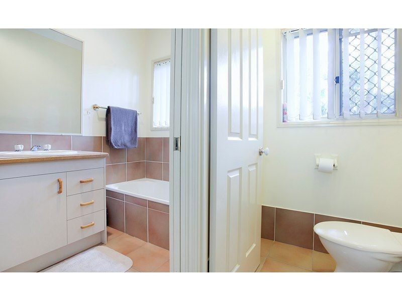 27 Nalya Crescent, Karana Downs QLD 4306