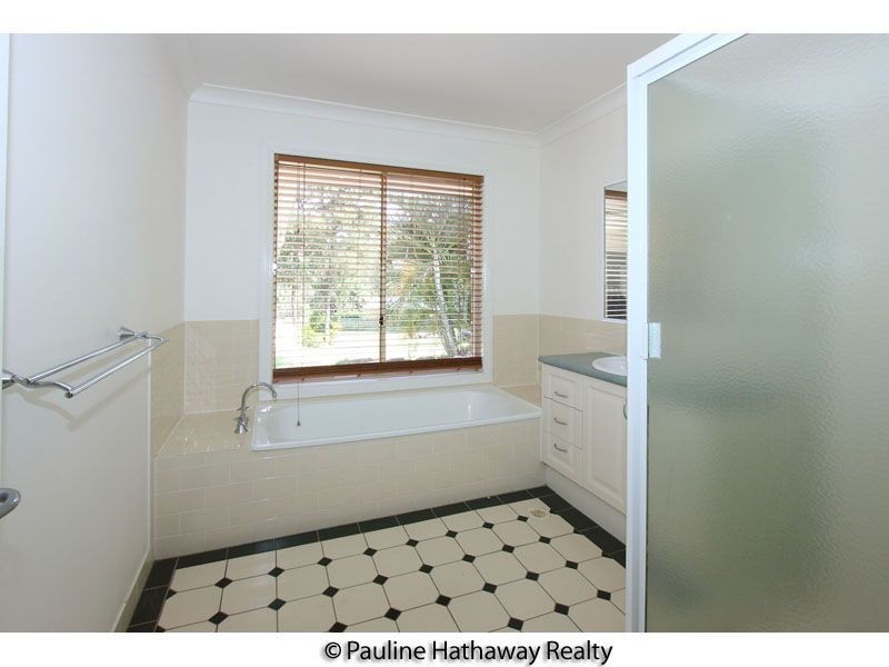 5 Craigerne Court, Chuwar QLD 4306