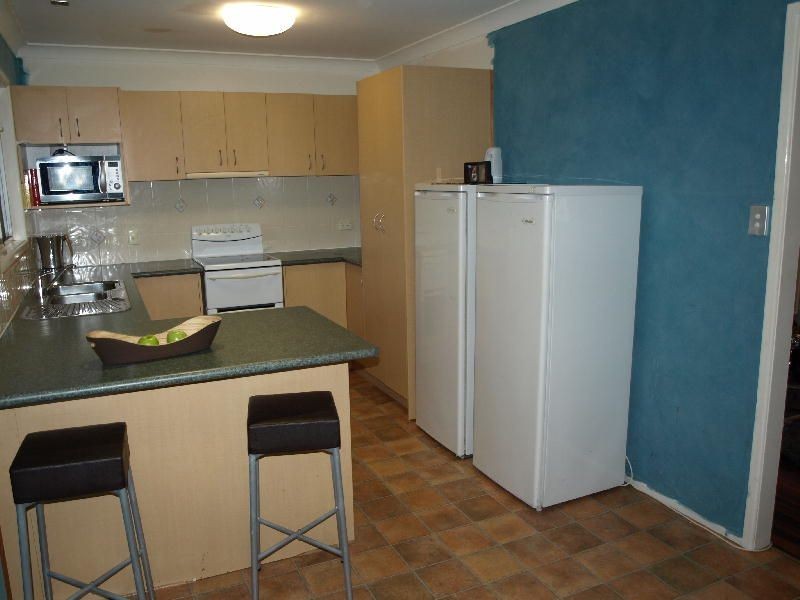 11 Wisteria Street, Walloon QLD 4306