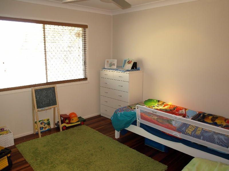 11 Wisteria Street, Walloon QLD 4306