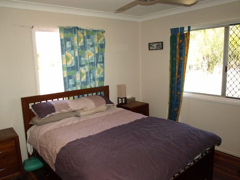 11 Wisteria Street, Walloon QLD 4306