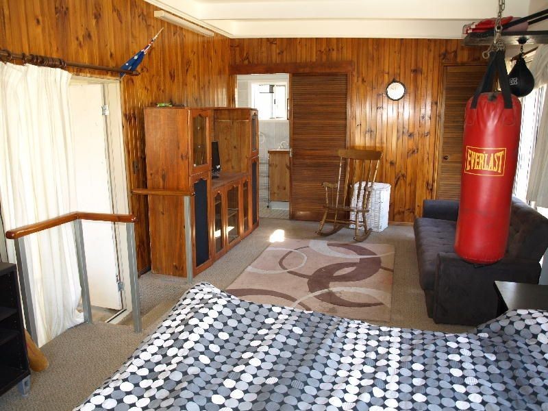 11 Wisteria Street, Walloon QLD 4306