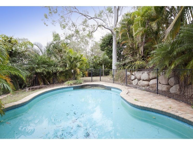 11 Tanderra Way, Karana Downs QLD 4306