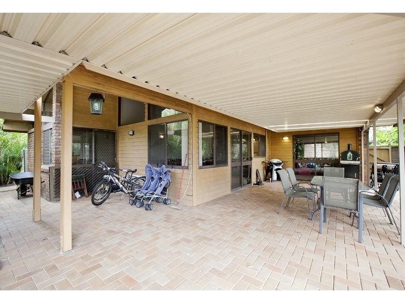 11 Tanderra Way, Karana Downs QLD 4306