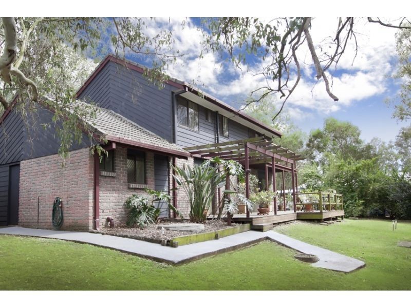 76 Leichhardt Crescent, Barellan Point QLD 4306