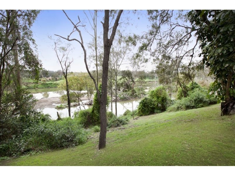 76 Leichhardt Crescent, Barellan Point QLD 4306