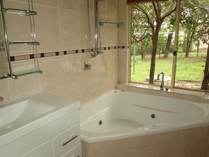 10 Horton Drive, Chuwar QLD 4306