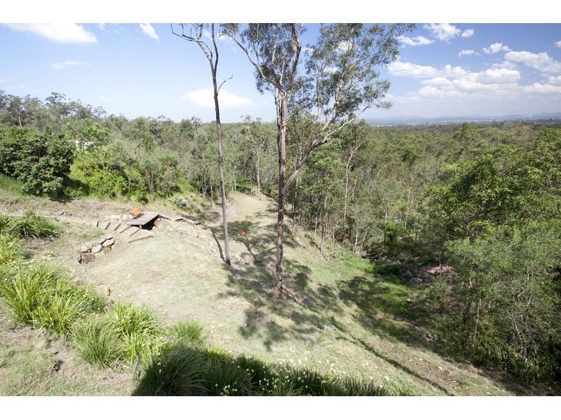 216 Blackwall Road, Chuwar QLD 4306