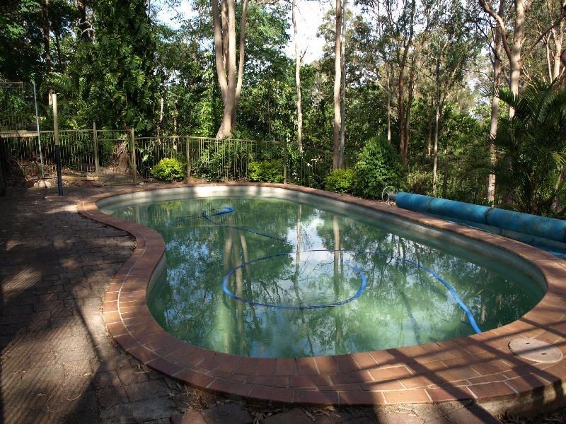 8 Illoura Grove, Karana Downs QLD 4306