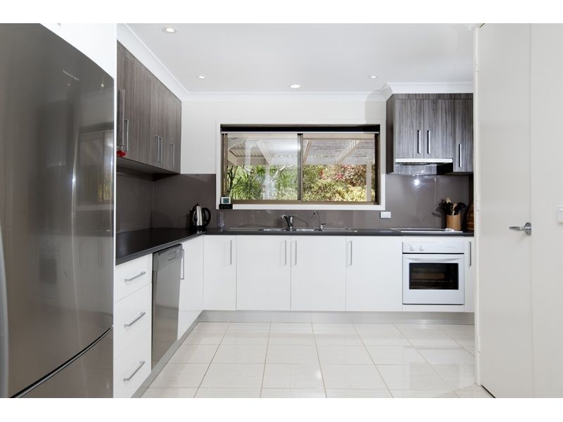 8 Illoura Grove, Karana Downs QLD 4306
