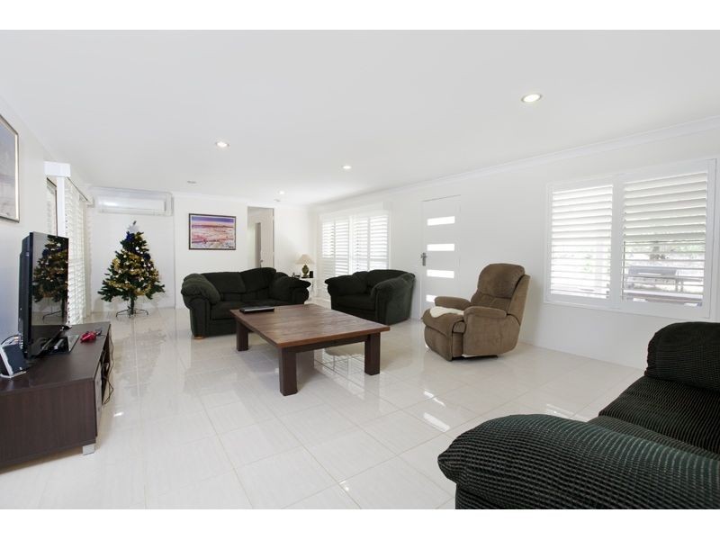 8 Illoura Grove, Karana Downs QLD 4306