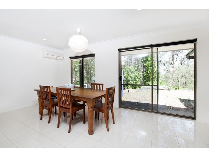 8 Illoura Grove, Karana Downs QLD 4306