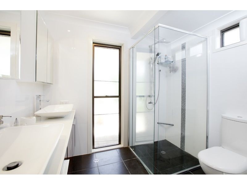 8 Illoura Grove, Karana Downs QLD 4306