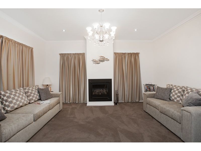 65 Lyndon Way, Karalee QLD 4306