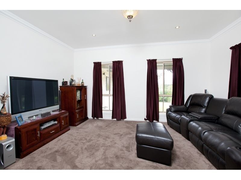 65 Lyndon Way, Karalee QLD 4306