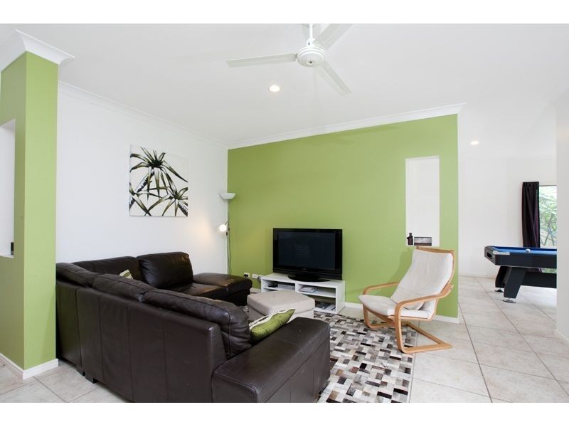 4/16 Leuneah Lane, Karana Downs QLD 4306