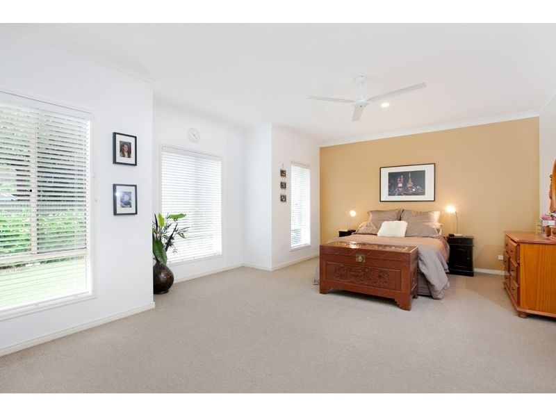 4/16 Leuneah Lane, Karana Downs QLD 4306