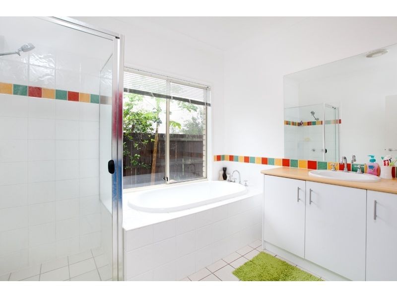 4/16 Leuneah Lane, Karana Downs QLD 4306