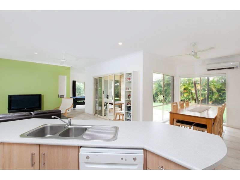 4/16 Leuneah Lane, Karana Downs QLD 4306