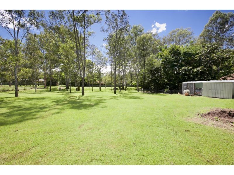 30 College Road, Karana Downs QLD 4306