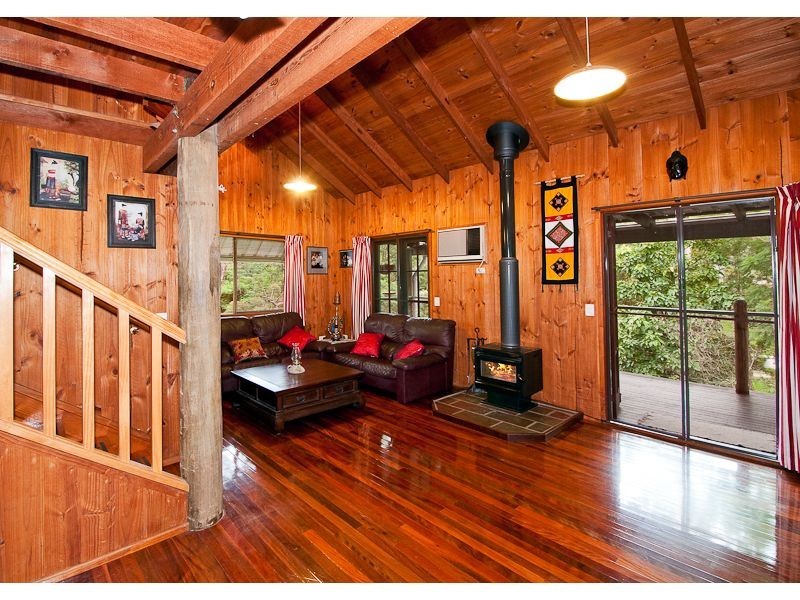 6 Wandoo Court, Karana Downs QLD 4306