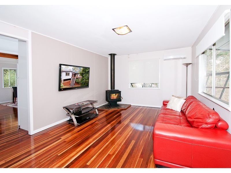 2 Powells Road, Karana Downs QLD 4306