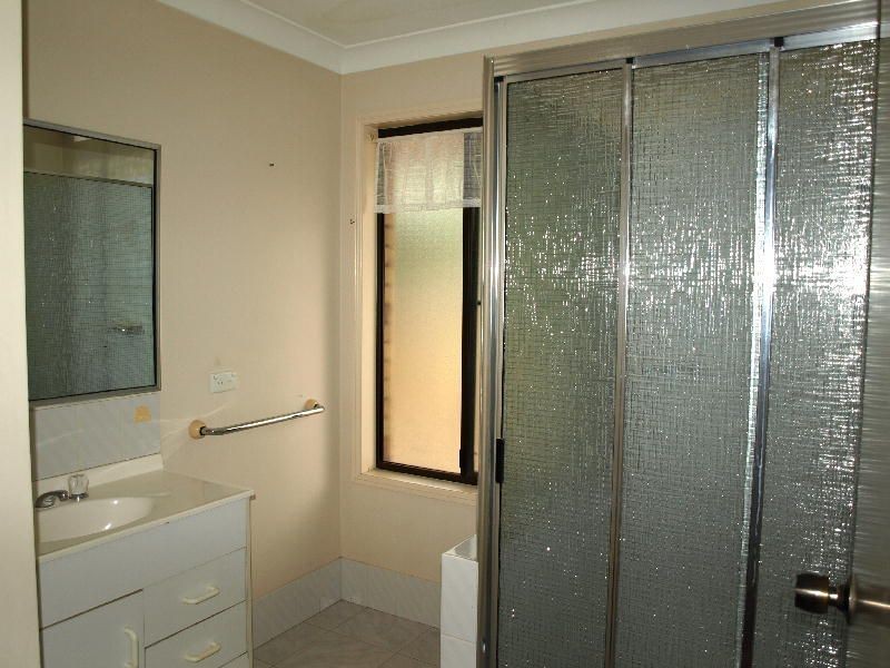 92 College Road, Karana Downs QLD 4306