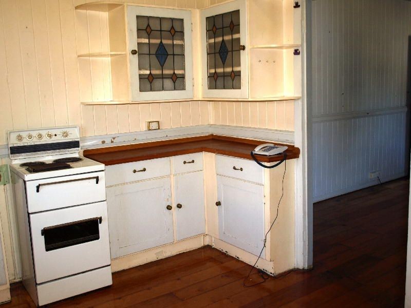 8 Randall Street, Newtown QLD 4305