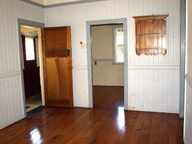 8 Randall Street, Newtown QLD 4305