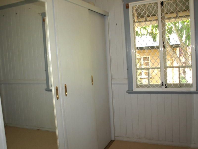 8 Randall Street, Newtown QLD 4305