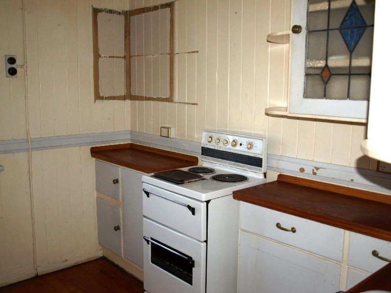 8 Randall Street, Newtown QLD 4305