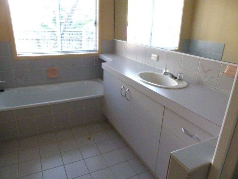 182 College Road, Karana Downs QLD 4306