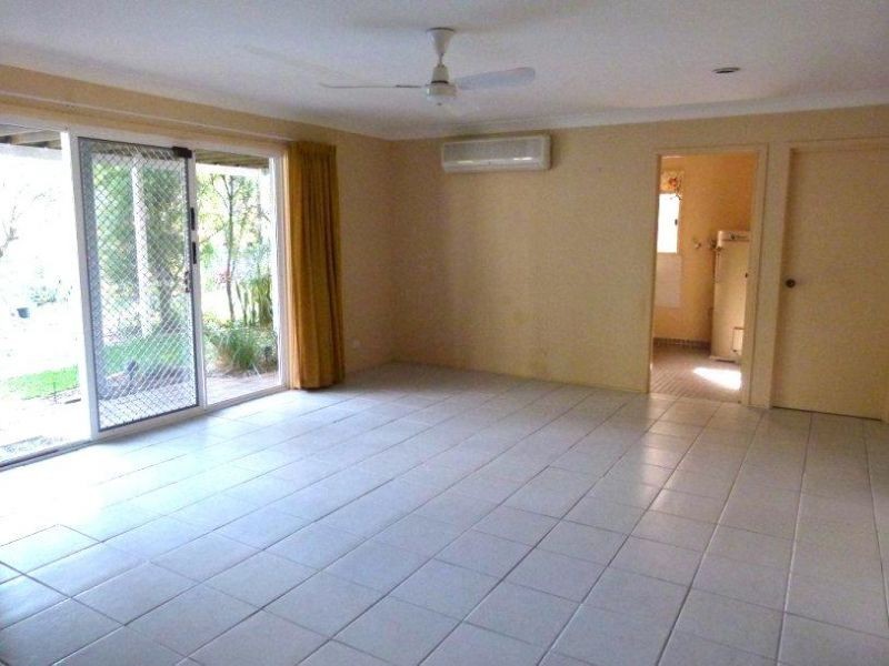 182 College Road, Karana Downs QLD 4306