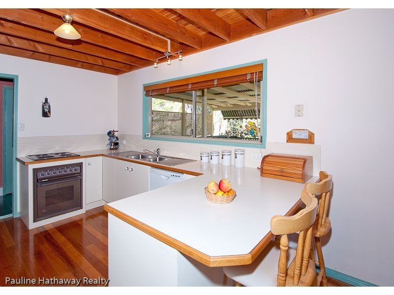 6 Leuneah Lane, Karana Downs QLD 4306