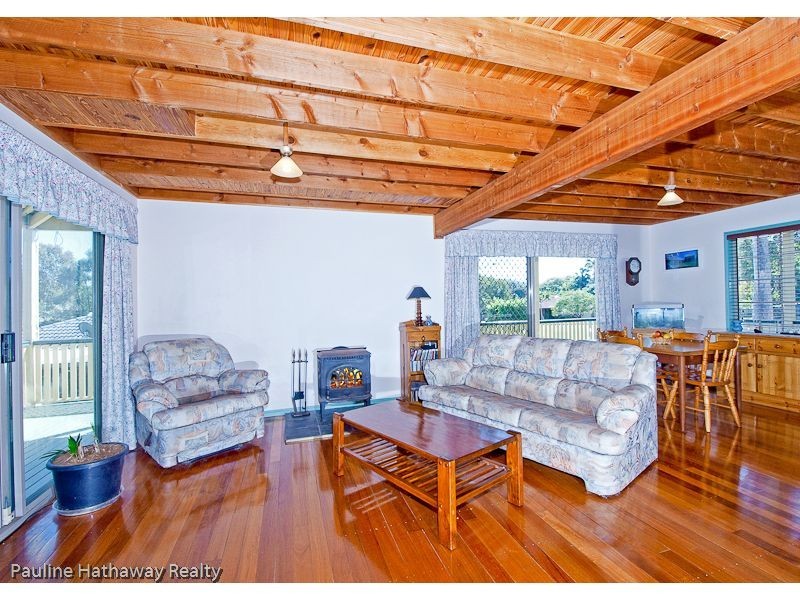 6 Leuneah Lane, Karana Downs QLD 4306